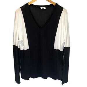 Vince Black & White Color Block V-Neck Sweater - size Medium